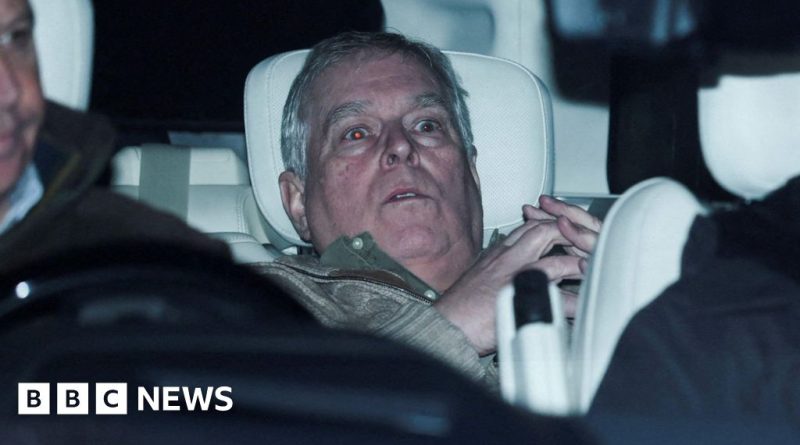 A formal gathering discussing the Freedom of the City honor.