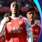 Arsenal's set-piece strategy in action during a soccer match.