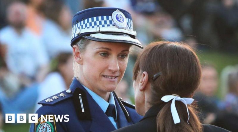 Group of eight individuals recognized for bravery during Bondi Junction incident.