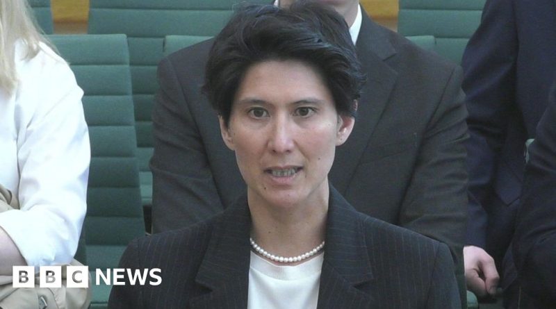 Cabinet office vetting process discussion with professional officials at a meeting.