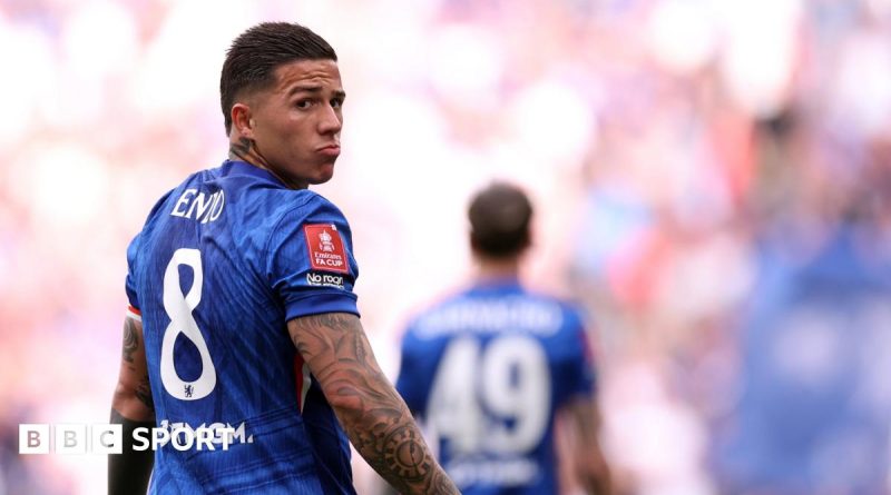 Chelsea players display teamwork and determination during training for the FA Cup final.