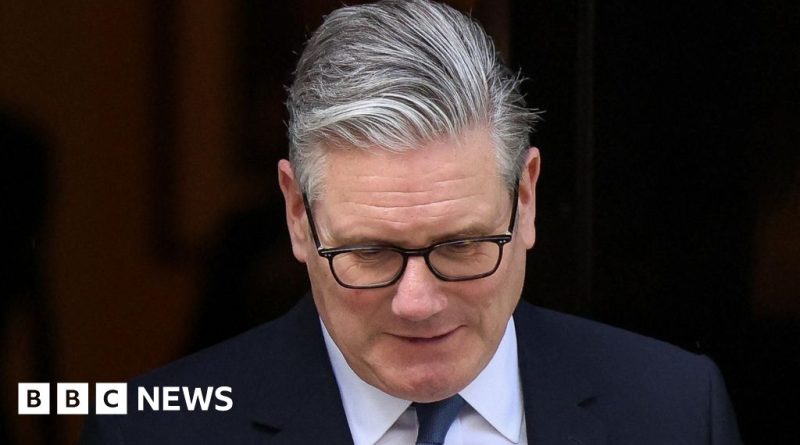 Labour MPs in a serious meeting discussing their discontent with Starmer.