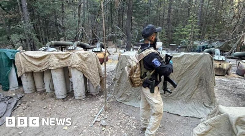 US agents discussing plans for a drug operation in a serious meeting.