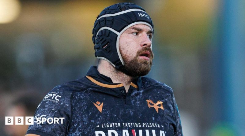 Morgan Morris training with teammates for Wales rugby selection.