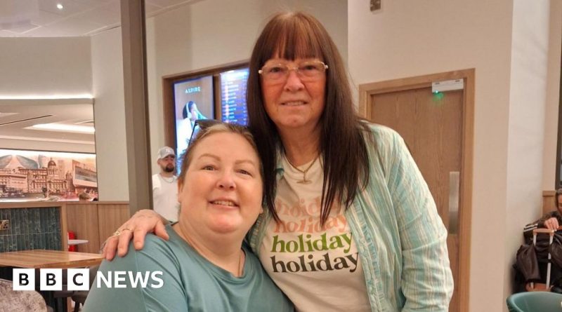 Mother and daughter in hospital, highlighting health risk concerns.