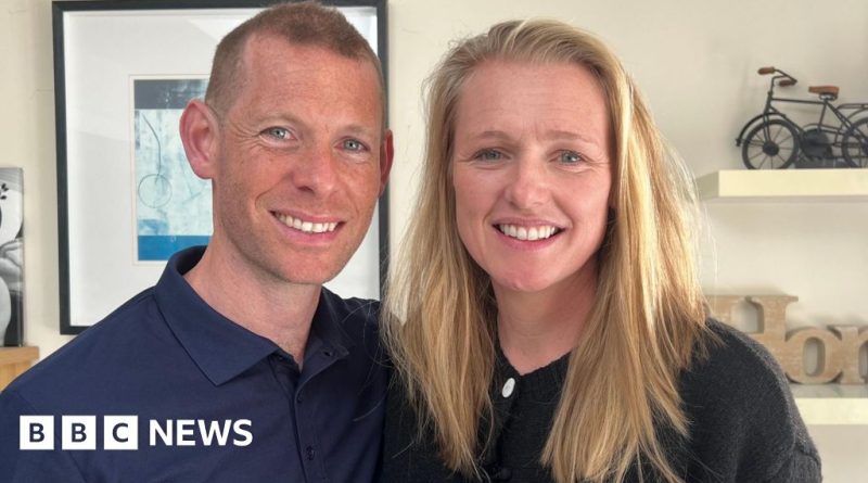 A free sign language class for deaf youth and their families promoting communication skills.