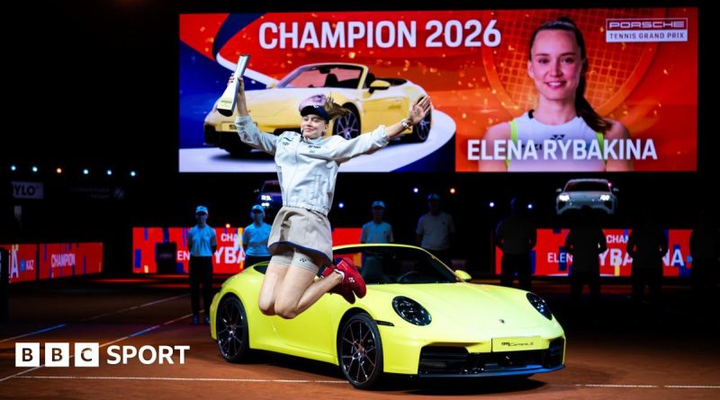 Elena Rybakina and Karolina Muchova competing in the Stuttgart final.