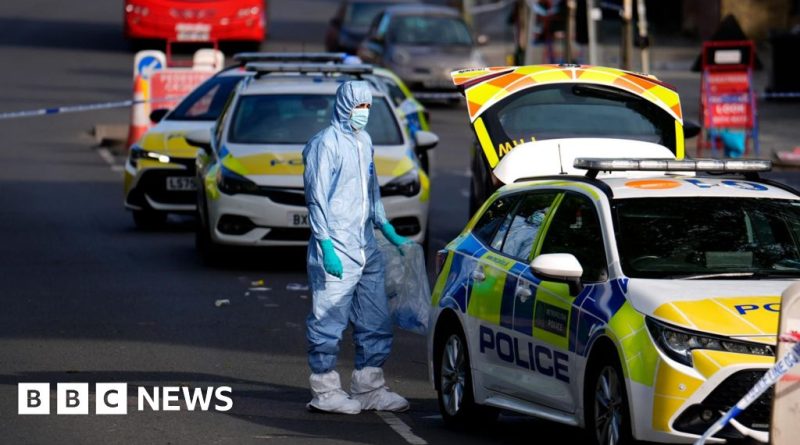 Scene depicting community members discussing Golders Green stabbings.