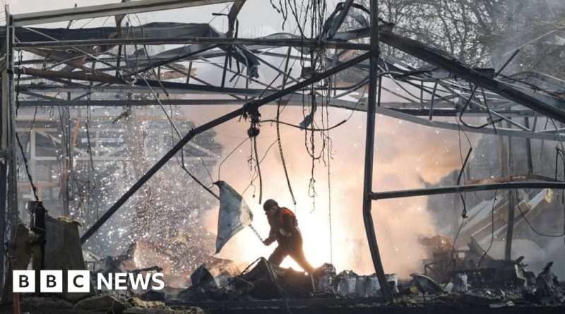 Politicians discussing US Russian sanctions waiver at a news conference.