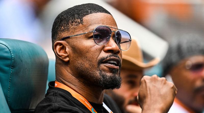 Healthcare workers provide care in a hospital room during Jamie Foxx's recovery.