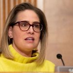 Kyrsten Sinema independent decision impacts Senate dynamics with professionals discussing strategies.