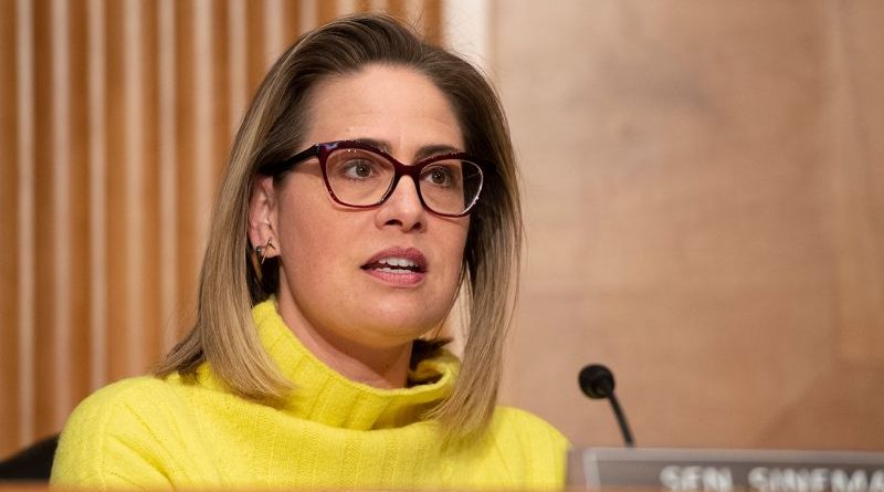 Kyrsten Sinema independent decision impacts Senate dynamics with professionals discussing strategies.